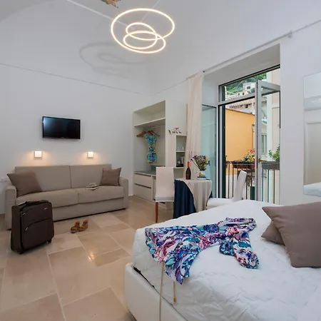 Antica Repubblica In Center At 100mt From The Sea מלון דירות