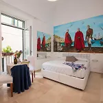 Antica Repubblica In The Historical Center 2 Minutes Away,100mt From The Sea Aparthotel