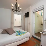Antica Repubblica In The Historical Center 2 Minutes Away,100mt From The Sea 4*