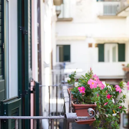 Antica Repubblica In The Historical Center 2 Minutes Away,100mt From The Sea